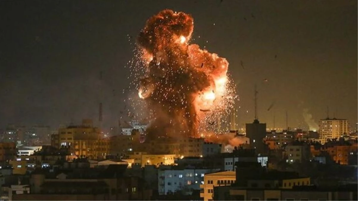 ?srail Gazze'de evi bombalad?: 27 Filistinli can verdi