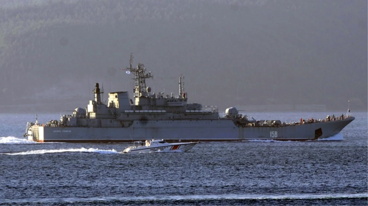 İstanbul Boğazı'ndan geçişi krize neden olan Rus savaş gemisi Ukrayna ordusu tarafından batırıldı