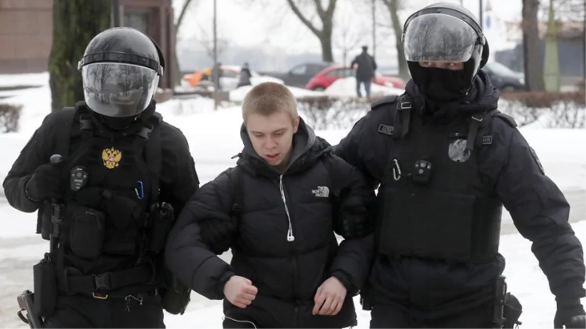 Rusya'da Navalny protestolarında gözaltına alınanların sayısı 400'e yükseldi