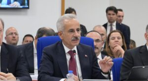 Ulaştırma Bakanı Uraloğlu’ndan Gebze’deki Bina Çöküşüne İlişkin Açıklama: “Tünelde En Ufak Bir Deformasyon Yok”