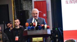 4. Uluslararası Melayê Cizîrî Sempozyumu “Ahlak Anlayışı” Temasıyla Cizre’de Devam Ediyor