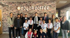 Digor Kaymakamı Ahmed Tayyib Kahraman, Atletizm Şampiyonlarını Tebrik Etti