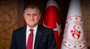 Bakan Bak’tan Milli Satranççılara Tebrik: Türkiye Spor Turizminin Cazibe Merkezi