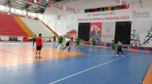 Kars’ta Okul Sporları Gençler A Erkekler Hentbol İl Birinciliği Heyecanı Sürüyor