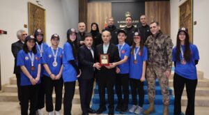 Kayseri Valisi Gökmen Çiçek’ten Başarılı Tekvandoculara Tebrik