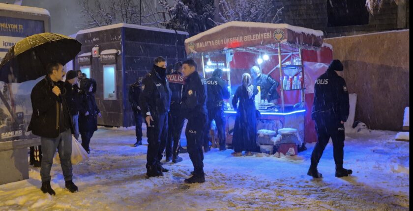 Bıçaklı Kavga: 19 Yaşındaki Sena Nur Doğan Hayatını Kaybetti