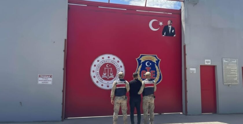 25 Yıl Hapisle Aranıyordu