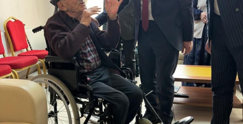 AK Parti Van Milletvekili Kayatürk’ten Bayramda Anlamlı Ziyaret