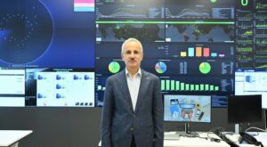 Bakan Uraloğlu Müjdeyi Verdi: Hürmüz Boğazı’nda Bekleyen Türk Gemileri Güvenle Tahliye Edildi
