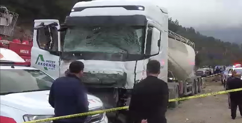 Antalya-Burdur Yolunda Katliam Gibi Kaza: 7 Ölü, 7 Yaralı