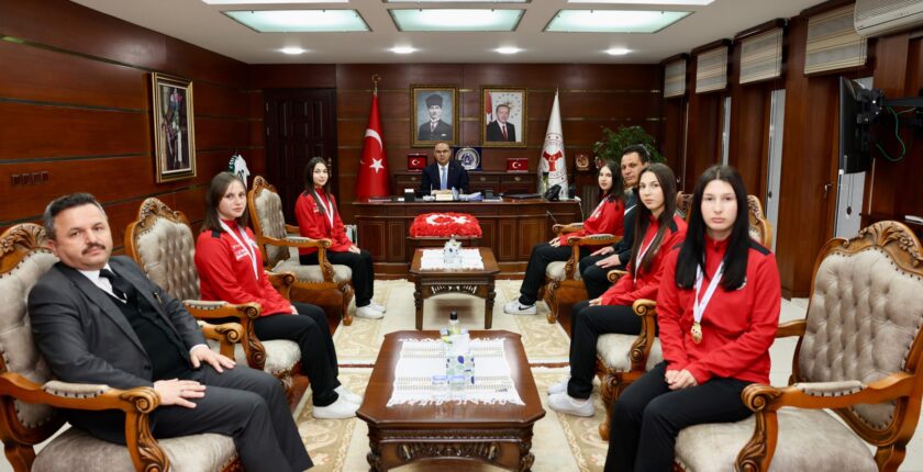 Giresunlu Milli Raftingciler Fransa Yolcusu: Vali Mustafa Koç Şampiyonları Kabul Etti