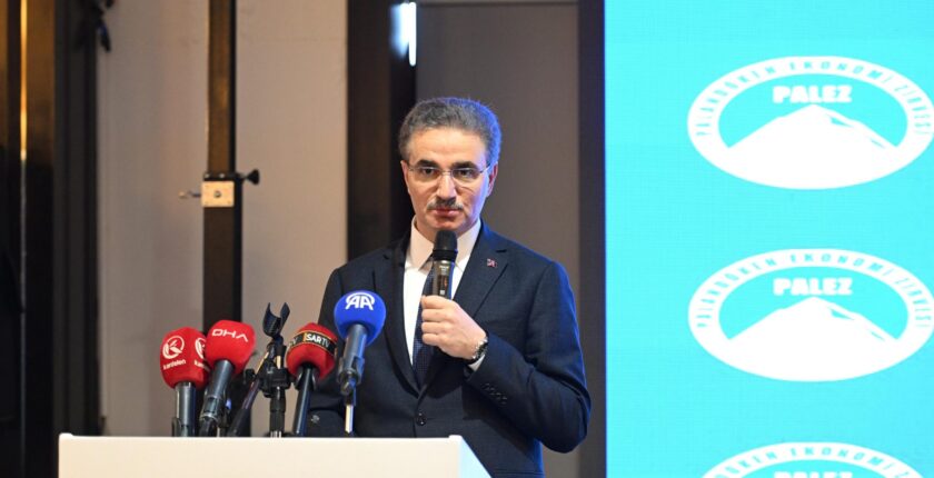 Erzurum’da Ekonomi Çıkarması: Vali Aydın Baruş Palandöken Ekonomi Zirvesi’ne Katıldı