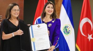Büyükelçi Gül Büyükerşen’e El Salvador’dan En Yüksek Devlet Nişanı