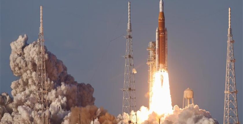 NASA’nın Tarihi Ay Misyonu Başladı: Artemis 2 Mürettebatıyla Uzaya Fırlatıldı