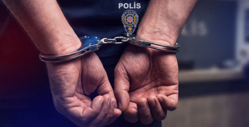 Konya Merkezli 13 İlde FETÖ Operasyonu: 19 Gözaltı