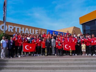 Bakan Bak’tan Karate Milli Takımı’na Tebrik Mesajı: “Ay-Yıldızlı Bayrağımızı Gururla Temsil Ettiler”