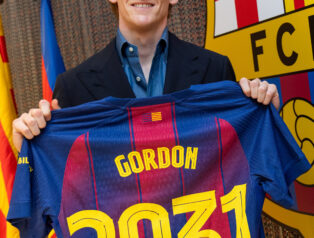 Barcelona, İngiliz Kanat Oyuncusu Anthony Gordon’ı Kadrosuna Kattı