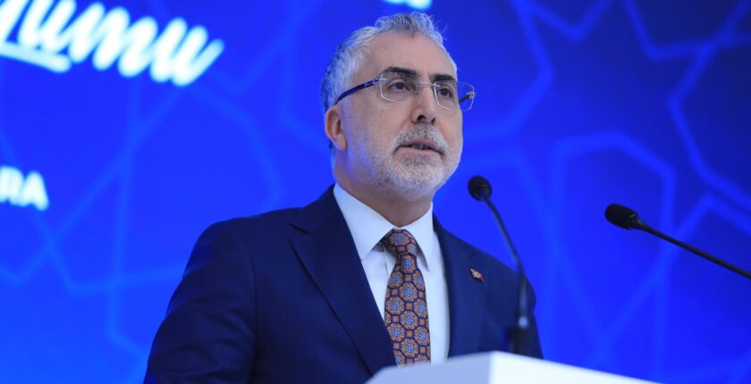 Bakan Işıkhan: Yapay Zeka İnsan Ruhunun Ve İnsan Hikayesinin Yerini Alamaz