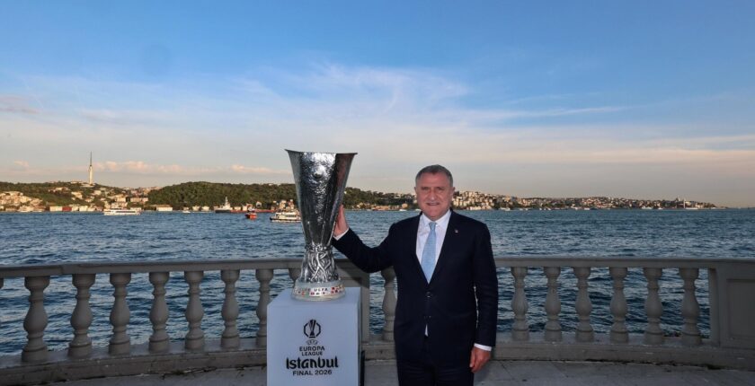 Gençlik ve Spor Bakanı Osman Aşkın Bak, UEFA Avrupa Ligi Finali Gala Yemeği’ne Katıldı