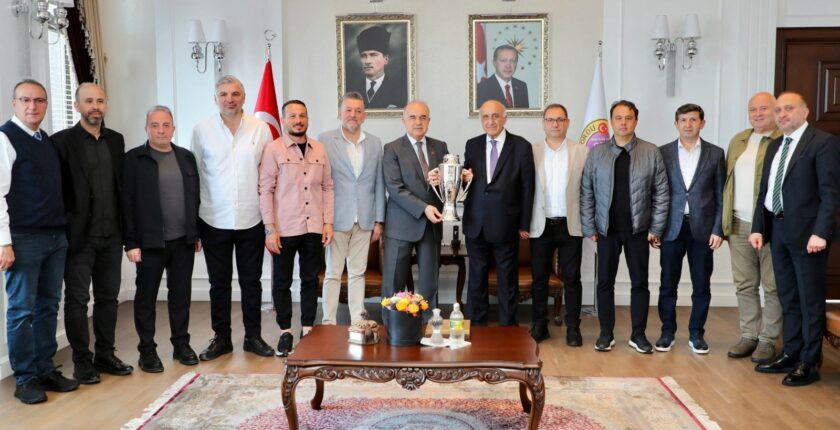 52 Orduspor Yönetiminden Ordu Valisi Muammer Erol’a Şampiyonluk Ziyareti