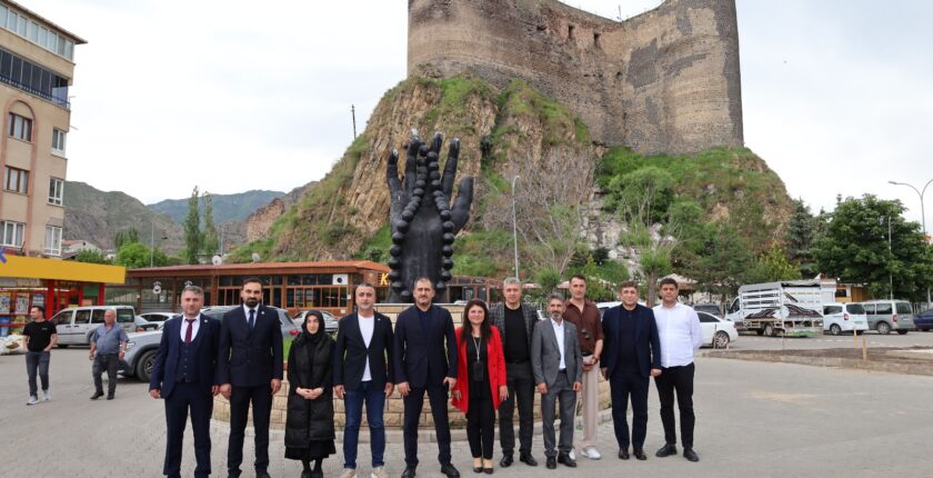 Anahtar Parti Genel Merkez Yöneticileri Oltu’da Vatandaşlarla Buluştu