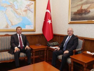 Milli Savunma Bakanı Yaşar Güler KKTC Başbakanı Ünal Üstel İle Görüştü
