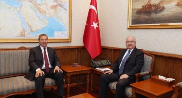 Milli Savunma Bakanı Yaşar Güler KKTC Başbakanı Ünal Üstel İle Görüştü