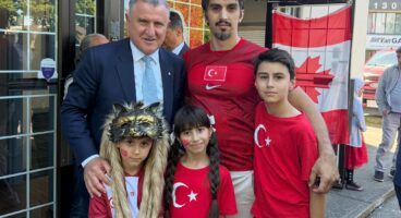 Gençlik Ve Spor Bakanı Bak Kanada’da Vatandaşlarla Ve Diplomatlarla Bir Araya Geldi