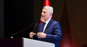 Ticaret Bakanı Ömer Bolat OİB Venture Mobilite İnovasyon Fonu Kuruluşunu Duyurdu: Otomotiv Sektöründe Yeni Teknoloji Dönemi