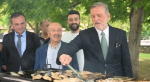 Bursa Balık Festivali’ne Yoğun İlgi: 3 Bin Balık Ekmek İkram Edildi