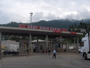 Kurban Bayramı Tatilinde Sarp Sınır Kapısı’ndan 185 Bini Aşkın Yolcu Geçiş Yaptı