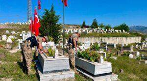 Siirt’te 196 Şehit Kabrinin Bakım Ve Onarımı Yapıldı