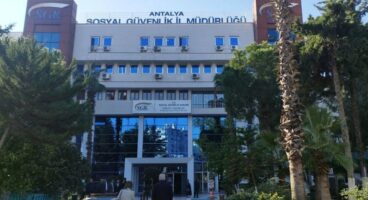 Antalya’da SGK İl Müdürü’nün de Aralarında Bulunduğu 3 Şüpheli Rüşvet Soruşturmasında Tutuklandı