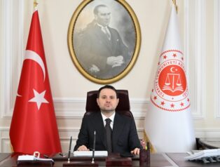 Adalet Bakanı Akın Gürlek: “Adaletin Terazisi Herkes İçin Eşittir, Mizah veya Fıkra Gerekçesi Kabul Edilemez”