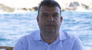 İzmir’de Rüşvet Operasyonu: Seferihisar Belediye Başkanı İsmail Yetişkin Dahil 12 Kişi Tutuklandı