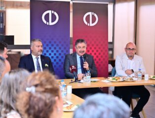 Eskişehir Valisi Dr. Erdinç Yılmaz Uluslararası Türkoloji Öğrencileriyle Bir Araya Geldi