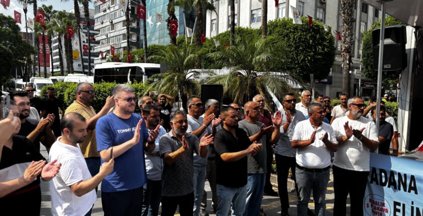 Adana’da servis plakası ihalesi gerginliği: Belediyeye girmek isteyen gruba müdahale